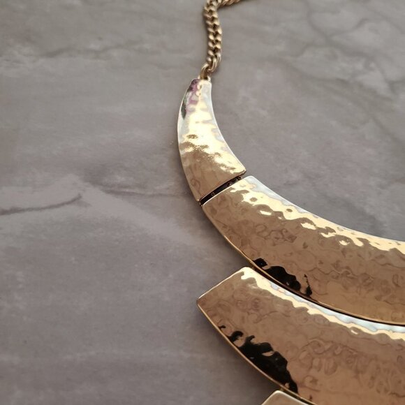 💖 White House Black Market Hammered Gold Tiered Snake Chain Tassel Necklace 💖 - Picture 5 of 16